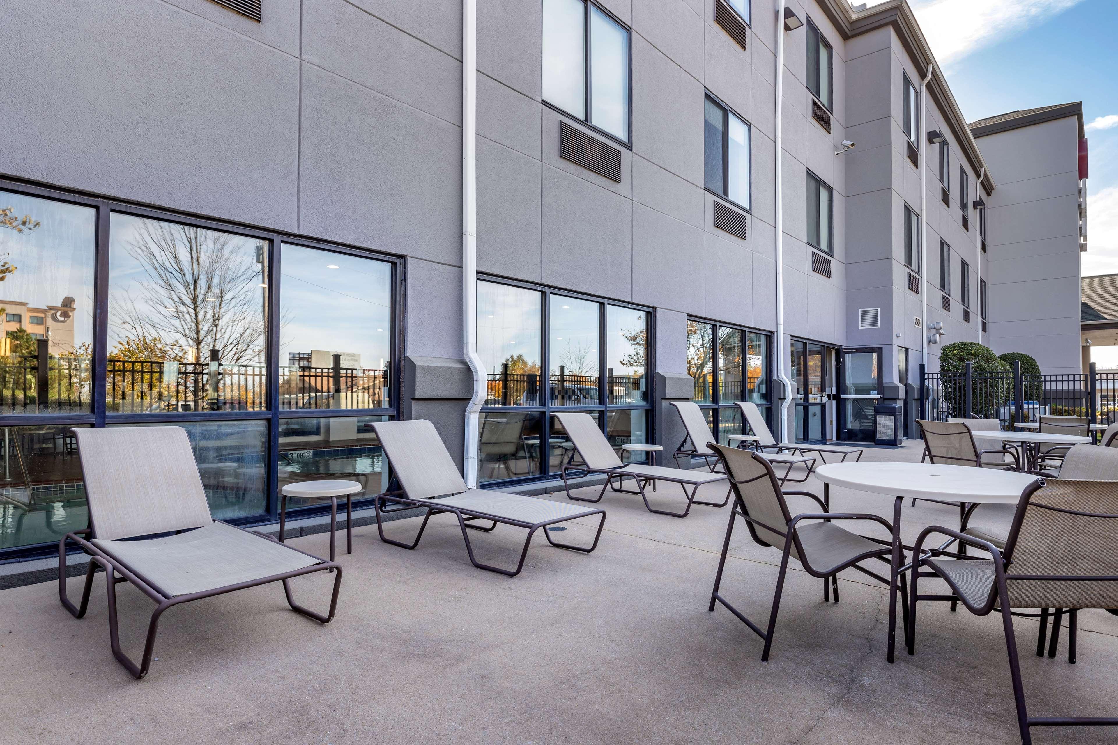 Best Western Plus Castlerock Inn & Suites Bentonville Exterior foto